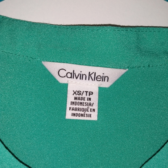 Green blouse - Picture 3 of 3